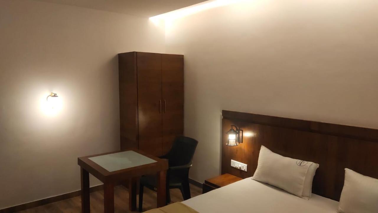 Hotel Anvisha Executive Mangvadi Luaran gambar